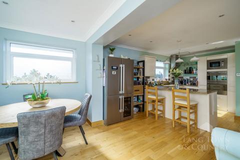 2 bedroom detached bungalow for sale, Furzehatt Rise, Plymouth PL9