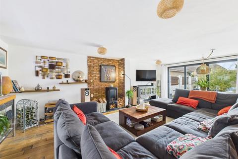 3 bedroom end of terrace house for sale, Birch Walk, Porthcawl CF36