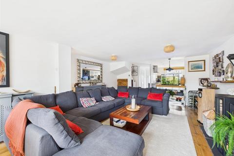 3 bedroom end of terrace house for sale, Birch Walk, Porthcawl CF36