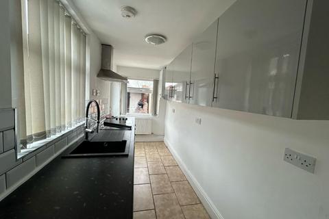 2 bedroom terraced house to rent, Surrey Street, Crewe CW1