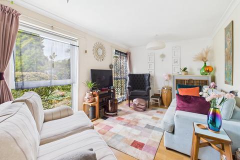 32 Dover Close, Basingstoke, RG23 8EQ