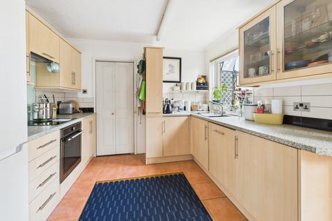 32 Dover Close, Basingstoke, RG23 8EQ