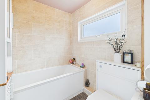 32 Dover Close, Basingstoke, RG23 8EQ