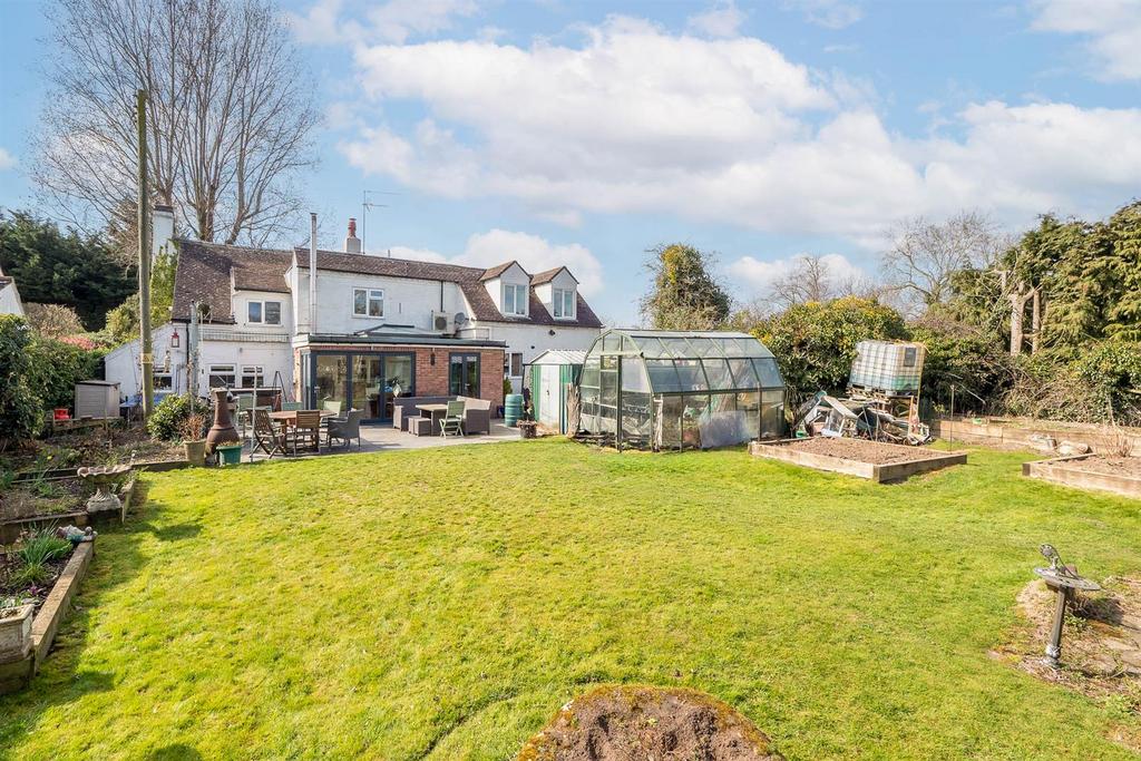 Garden to house