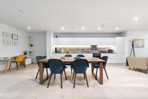 3 bedroom flat to rent, Carrick House, Royal Wharf, London, E16