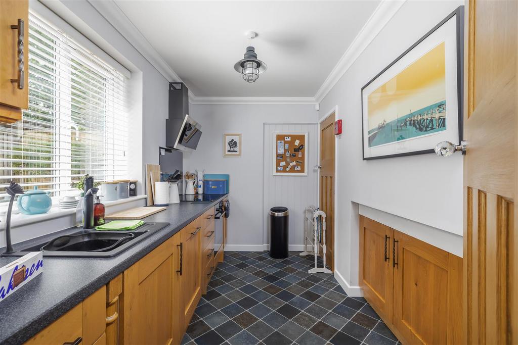 12 Liliput Road 005.jpg