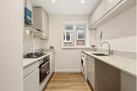 3 bedroom flat to rent, Fernwood Avenue, Wembley HA0