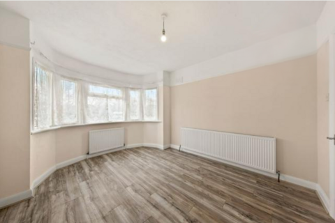 3 bedroom flat to rent, Fernwood Avenue, Wembley HA0