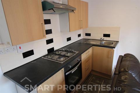 2 bedroom flat to rent, Moorbottom Road, Huddersfield HD1