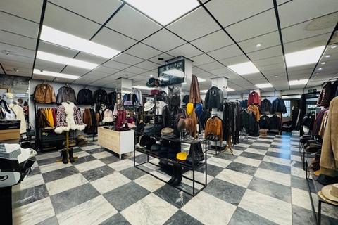 Shop to rent, Bethnal Green Road, Shoreditch, E2