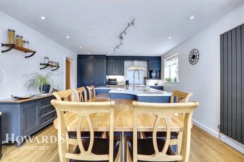 3 bedroom detached bungalow for sale, Gunton St Peters Avenue, Lowestoft