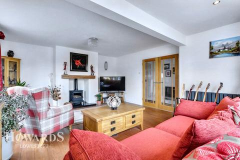 undefined, Gunton St Peters Avenue, Lowestoft