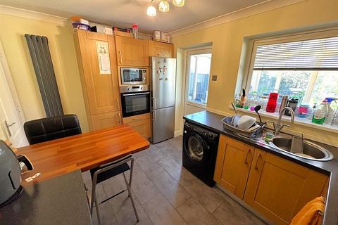 15 Catchpole Close, Corby, NN18 8DE