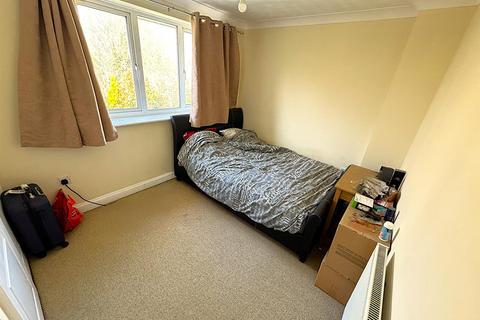 15 Catchpole Close, Corby, NN18 8DE