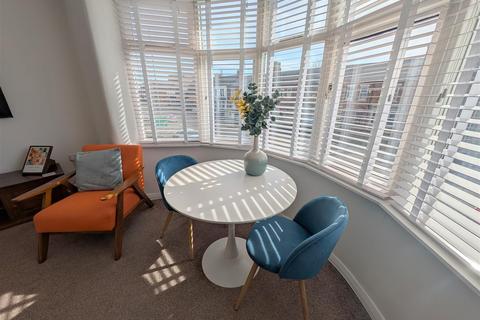1 bedroom apartment to rent, West Crescent, Darlington