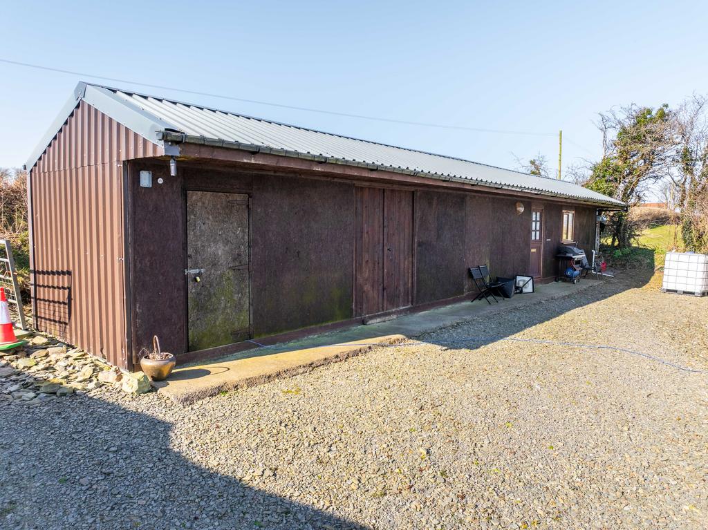 Former stable block/outbuilding