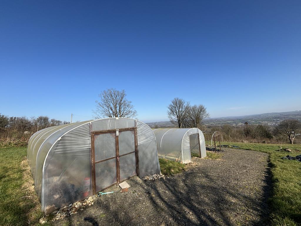 Poly tunnel