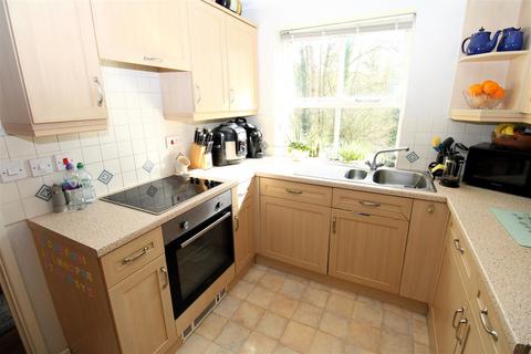 2 bedroom flat for sale, River Bank Close, Maidstone