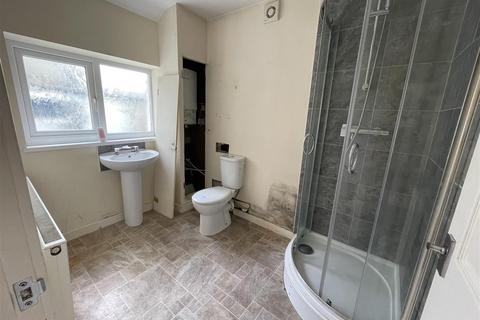 3 bedroom terraced house for sale, John Street, Llanelli