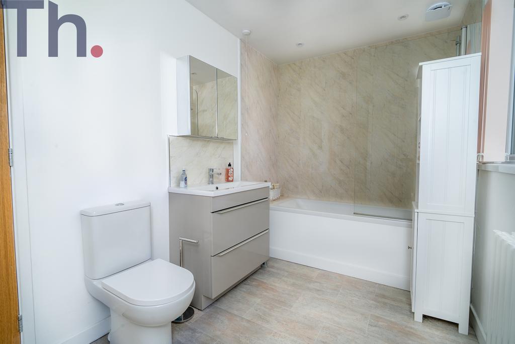 En-suite Bathroom