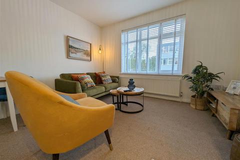1 bedroom apartment to rent, West Crescent, Darlington