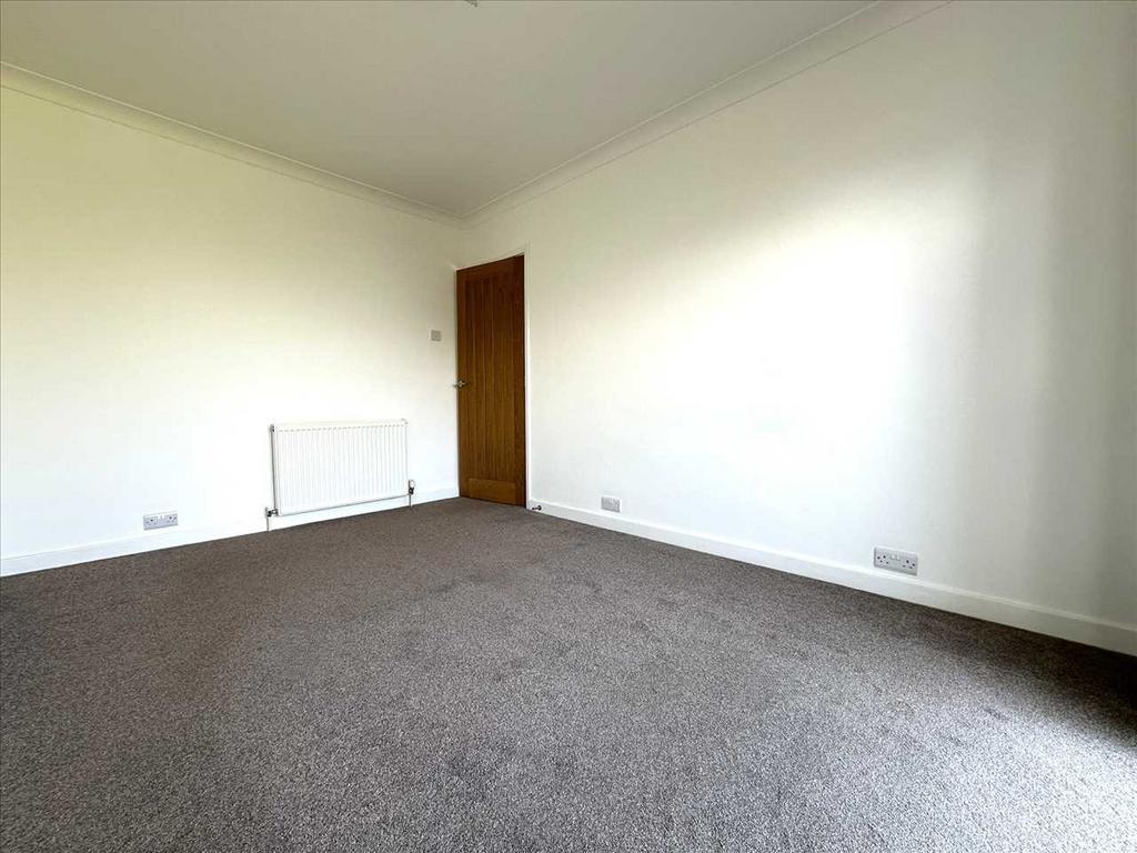 Bedroom (rear)