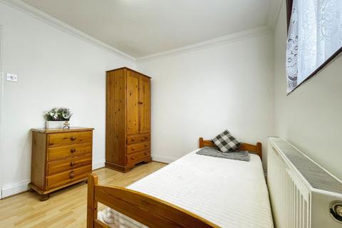 undefined, Ernald Avenue, London E6