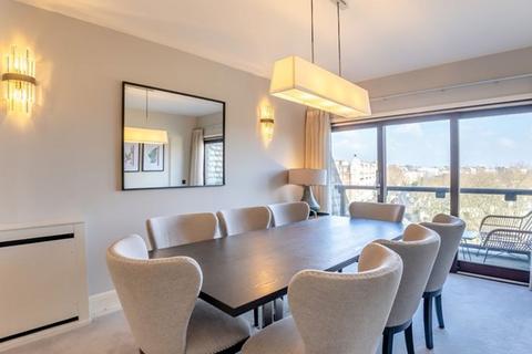 4 bedroom flat to rent, Fabulous 4 bed, 4 bath Penthouse Apartment