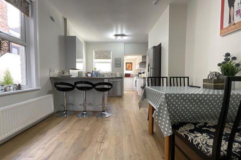 4 bedroom terraced house for sale, Ashville Avenue, Scarborough, YO12