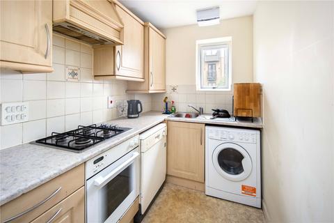 2 bedroom flat to rent, Parr House, 12 Beaulieu Avenue, London, E16