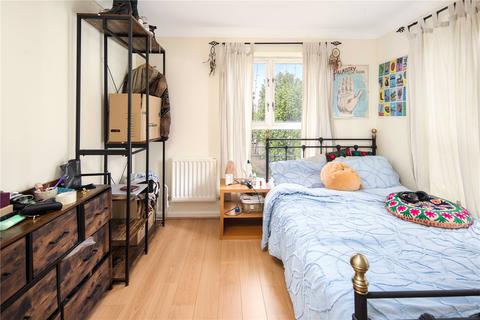 2 bedroom flat to rent, Parr House, 12 Beaulieu Avenue, London, E16