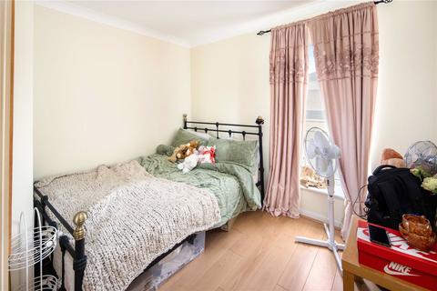 2 bedroom flat to rent, Parr House, 12 Beaulieu Avenue, London, E16