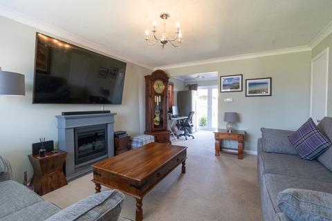 12 Ashton Gardens, Gartcosh, Glasgow, G69 8EF