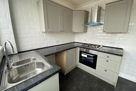 2 bedroom terraced house to rent, Woodcote, Killay, Swansea, SA2