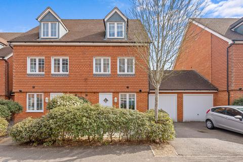 3 bedroom semi-detached house for sale, Blacksmith Road, Horley, Surrey, RH6