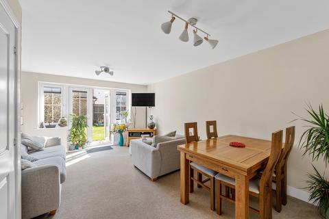 7 Blacksmith Road, Horley, RH6 9FF