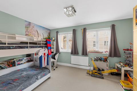 7 Blacksmith Road, Horley, RH6 9FF