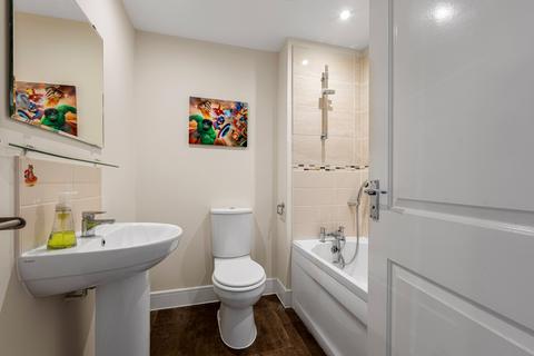 7 Blacksmith Road, Horley, RH6 9FF