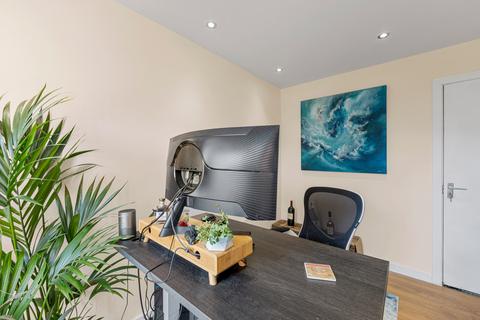 7 Blacksmith Road, Horley, RH6 9FF