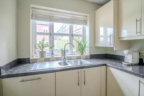 2 bedroom end of terrace house for sale, Simkin Avenue, Mapperley, Nottingham