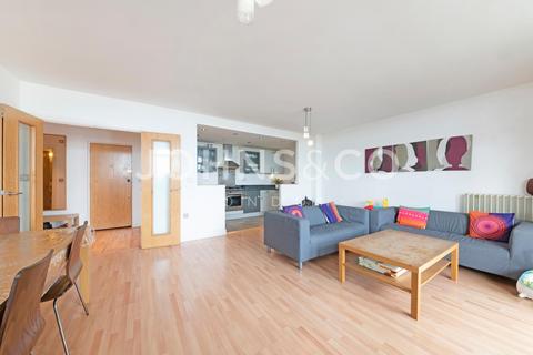 2 bedroom apartment to rent, Western Beach Apartments, London, E16