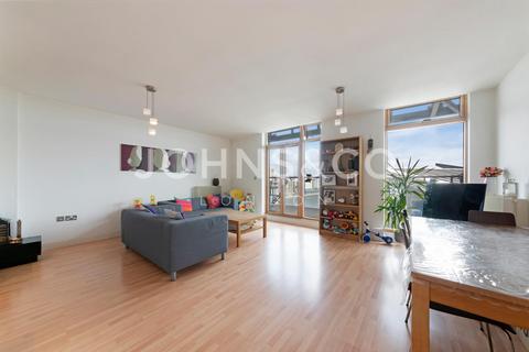 2 bedroom apartment to rent, Western Beach Apartments, London, E16