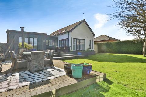 4 bedroom detached house for sale, Thorn Road, Hedon, Hull, HU12 8HL