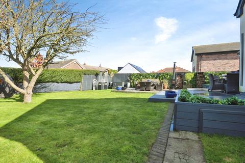4 bedroom detached house for sale, Thorn Road, Hedon, Hull, HU12 8HL
