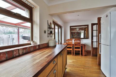 3 Leonard Close, Paull, Hull, HU12 8AH