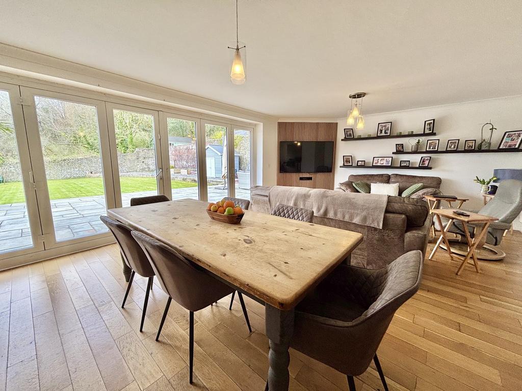Kitchen/Open Plan Living Room