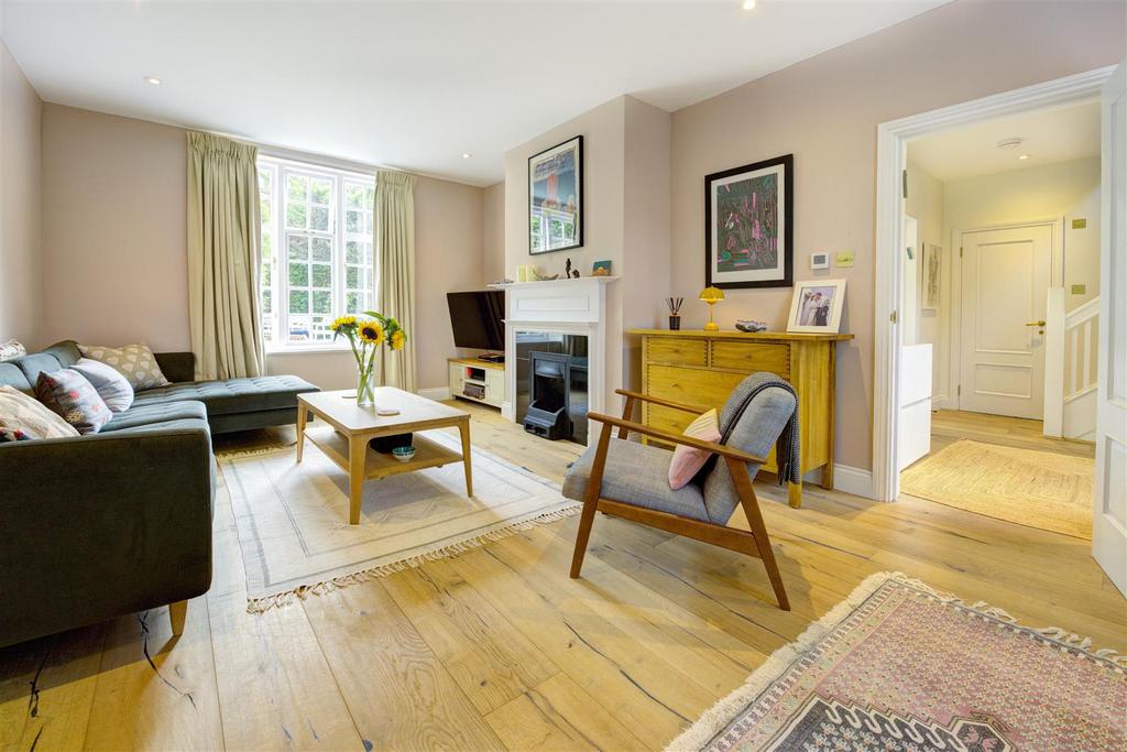 86 Hampstead Way reception.jpg