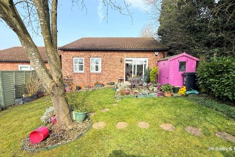 2 bedroom detached bungalow for sale, South Drive, Cuffley, Potters Bar