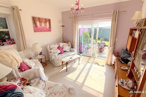 2 bedroom detached bungalow for sale, South Drive, Cuffley, Potters Bar
