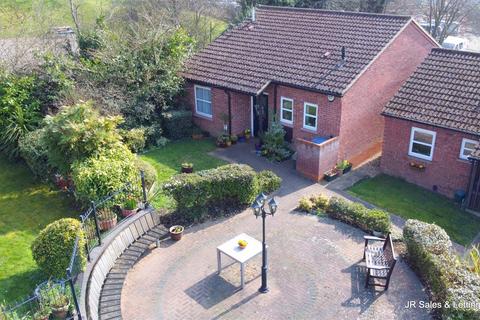 2 bedroom detached bungalow for sale, South Drive, Cuffley, Potters Bar